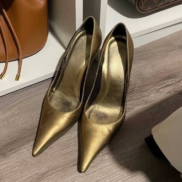 Stuart Weitzman authentic gold heels 7 / 7.5 - Picture 1 of 5
